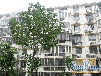 华龙苑北里1室1卫南朝向4778.00元/月出租