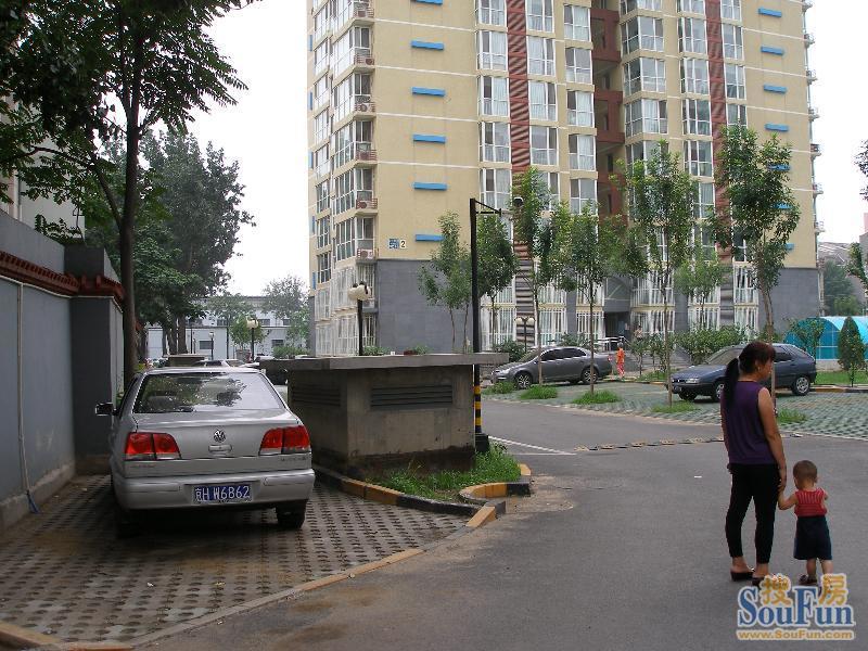 广安门车站东街1室1厅1卫东朝向4690.00元/月出租