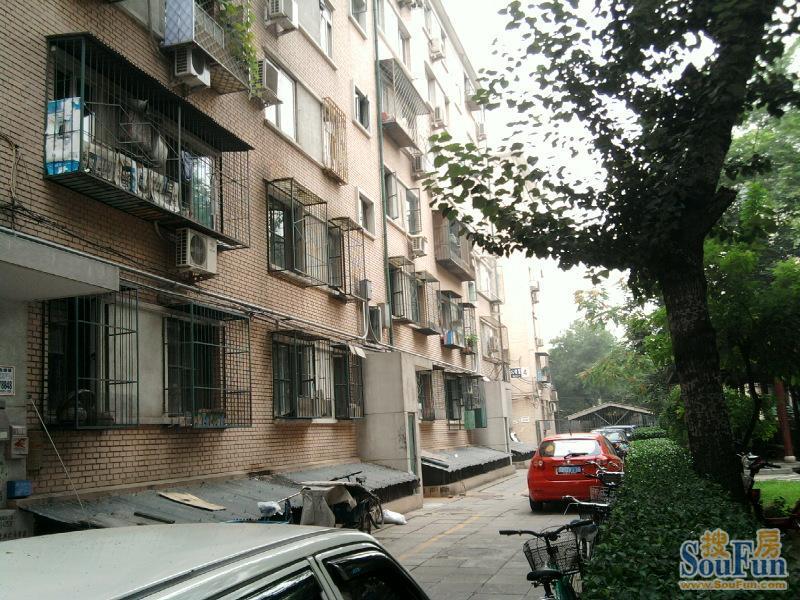 信建里2室1厅1卫南北朝向6800.00元/月出租