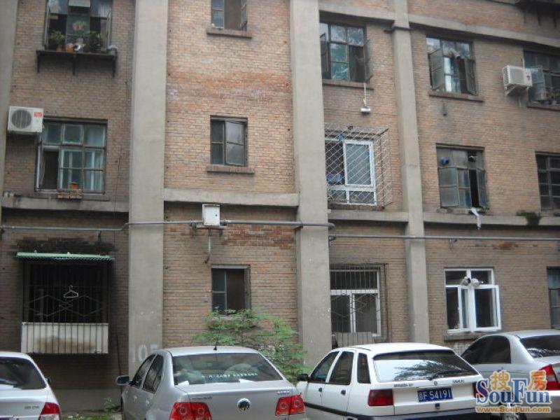 太平路44号院3室1厅1卫南北朝向6900.00元/月出租