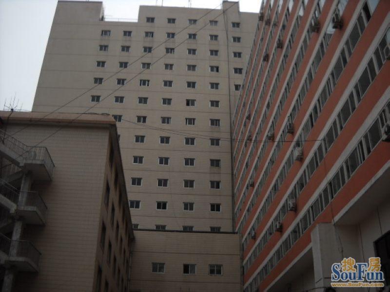 复兴路甲65院2室1厅1卫南朝向7200.00元/月出租