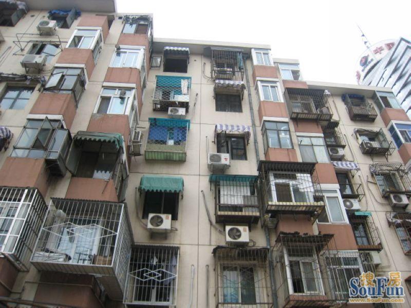 东直门外小街8号院1室1厅1卫东西朝向5200.00元/月出租