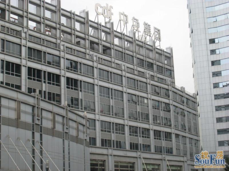 正东国际大厦3室1厅西朝向14000.00元/月出租