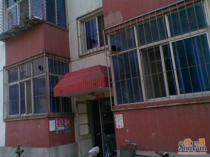 西路南里3室1厅1卫南北朝向3600.00元/月出租