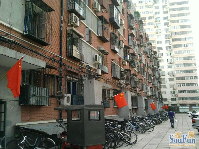 广外车站西街15号院2室1厅1卫南北朝向5400.00元/月出租