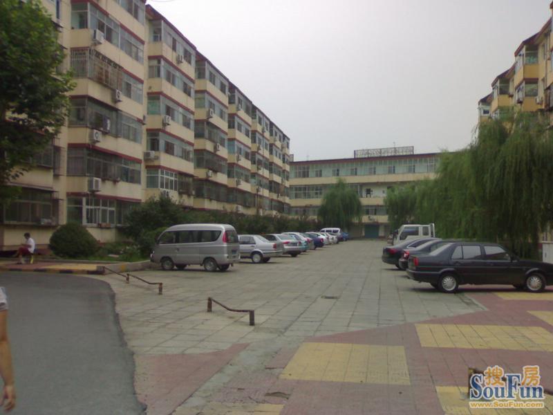 沿湖北区3室2厅2卫南北朝向2000.00元/月出租