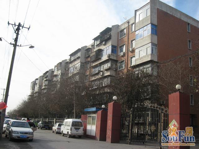 龙泉里1室1厅1卫南北朝向800.00元/月出租