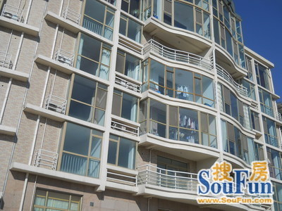 亚麦山城3室2厅2卫南朝向5500.00元/月出租