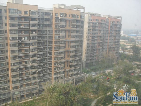 金隅七零九零3室1厅1卫南北朝向4400.00元/月出租