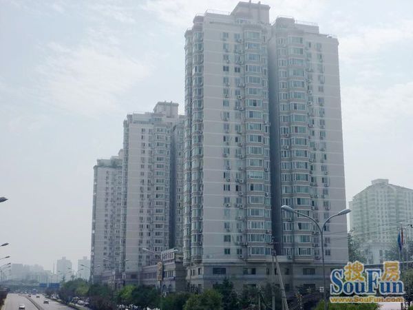 都市网景4室2厅2卫西南朝向16500.00元/月出租