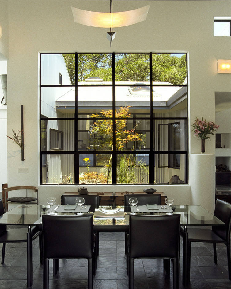 餐厅九宫格玻璃窗设计