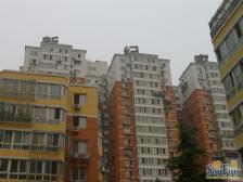 整个小区只有24套,大三居,大客厅,大阳台,楼层高