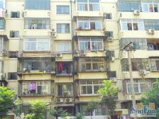 1995年钢混电梯直达,中石油家属楼管理好