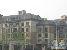 房子精装修,业主自己住的房子,少有户型,诚心出售