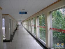 枫桦豪景二期精装修一居,中间楼层,看房方便随时签约