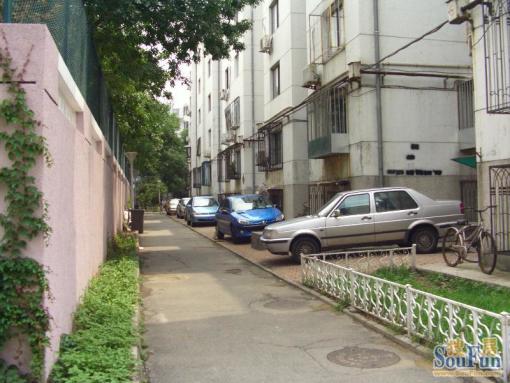 法华寺南里3室1厅2卫南北朝向12000.00元/月出租