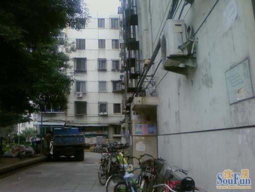 西八里庄北里2室1厅1卫南北朝向5600.00元/月出租