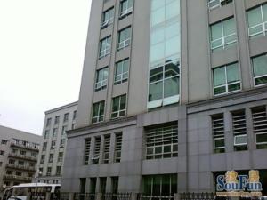 金融街二龙路小区带电梯高层朝东一居室