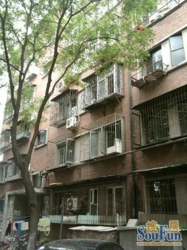 右安门内西街甲10号院2室1厅1卫南北朝向6200.00元/