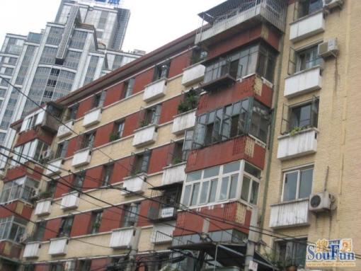 东直门外小街10号院2室1厅1卫南北朝向8000.00元/月