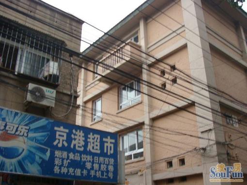 大山子北里3室1厅1卫东南北朝向7200.00元/月出租