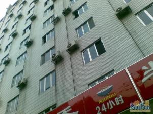 中成大厦1室0厅西北
