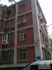 东城区中间层满五唯一,不临街田字格三居室