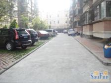 顶层,带露台(公用),总价低,视野好,双气年代新