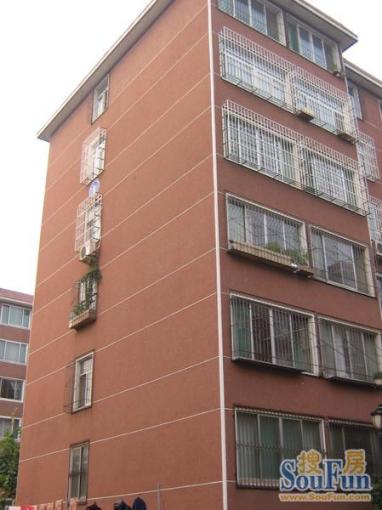 和平路山航宿舍4室2厅1卫南北朝向3200.00元/月出租