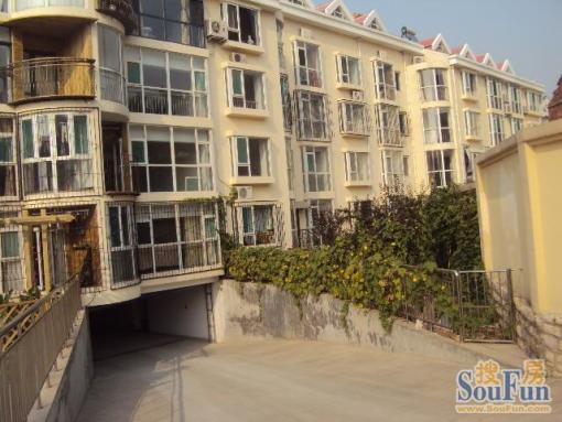 环翠山庄4室2厅2卫南北朝向3500.00元/月出租