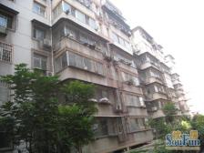 房子是满五年,没有贷款,看房一般方便,业主诚心卖