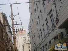 多层二楼 朝南 南北通透大两房 近 地 铁