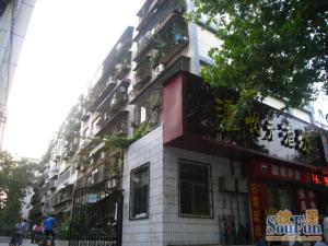 小区改造很成功地铁口南50米两房小区停车方便
