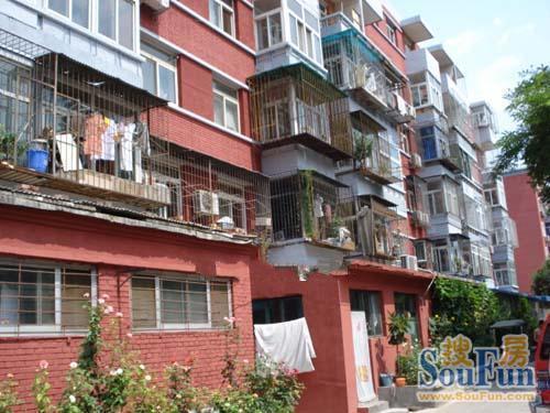 丰台路口东里2室1卫西北朝向5000.00元/月出租
