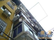西三环湿地公园裕华路旁中间楼层