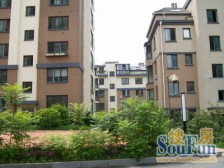 弘基三期A区一楼带150平*,二楼带30平大露台。