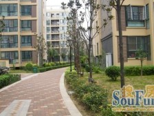 此房源满五年,一楼南北朝向两房,格局合理看房方便