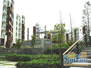 市北区。学府苑。平地2楼户型方正。明厅。急售。