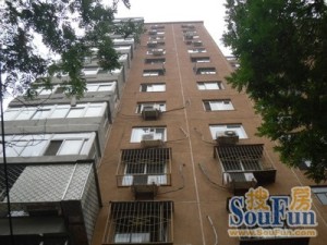 学院南路8号北师大南门对面中间层2居室