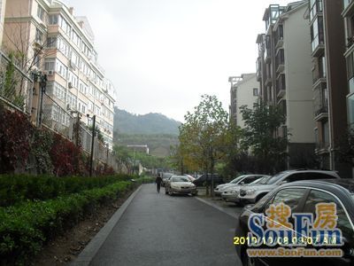 海信半山兰亭3室2厅2卫南北朝向5000.00元/月出租