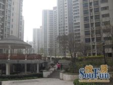 圣菲城四期 临河观景户型方正精致装修拎包入住