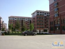 房主自住未出租过,全明户型 ,采光充足,东华崇文旁