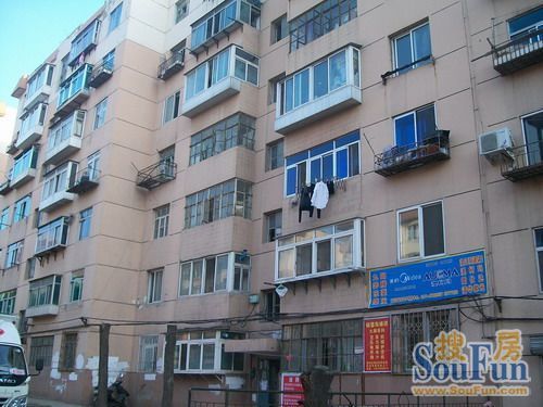 新辰里3室1厅1卫南北朝向1600.00元/月出租