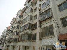 精装修三室,带小棚已改地暖,南北通透,客厅带窗户