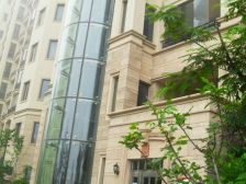 三室两卫,实得130平+30平阳光房+25平花园+80平露台