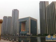 和平区劝业场街张自忠路156号4室2厅