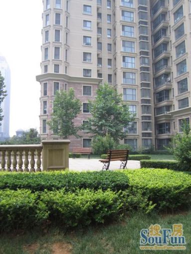 中润世纪广场3室2厅1卫南北朝向3800.00元/月出租