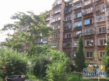 金山小区 精装修刚满4年 三室两厅 随时看房