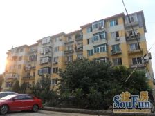 一室一厅小户型,南向,近市场,近地铁。