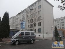 金东小区南北通透,采光好,顶楼加小阁楼